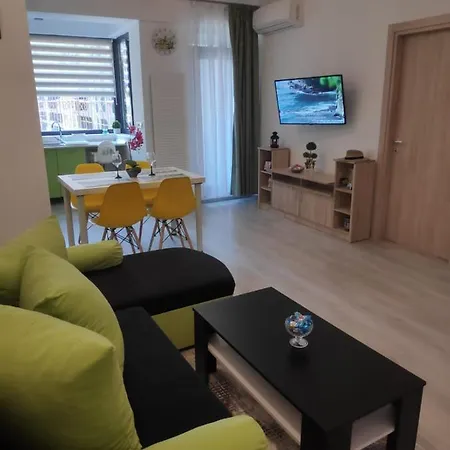 David & Eric Apartment *